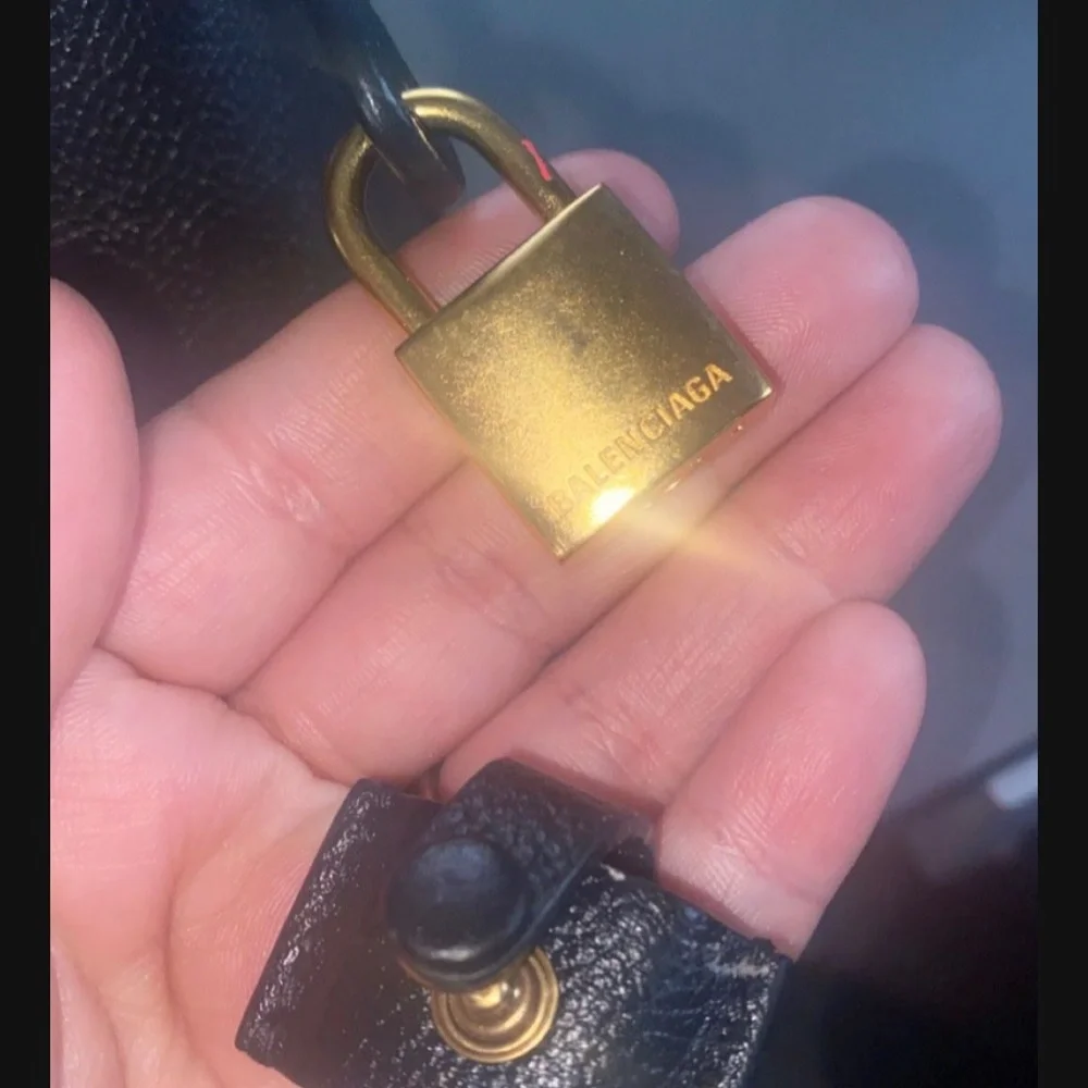 Balenciaga purse - Picture 4 of 8